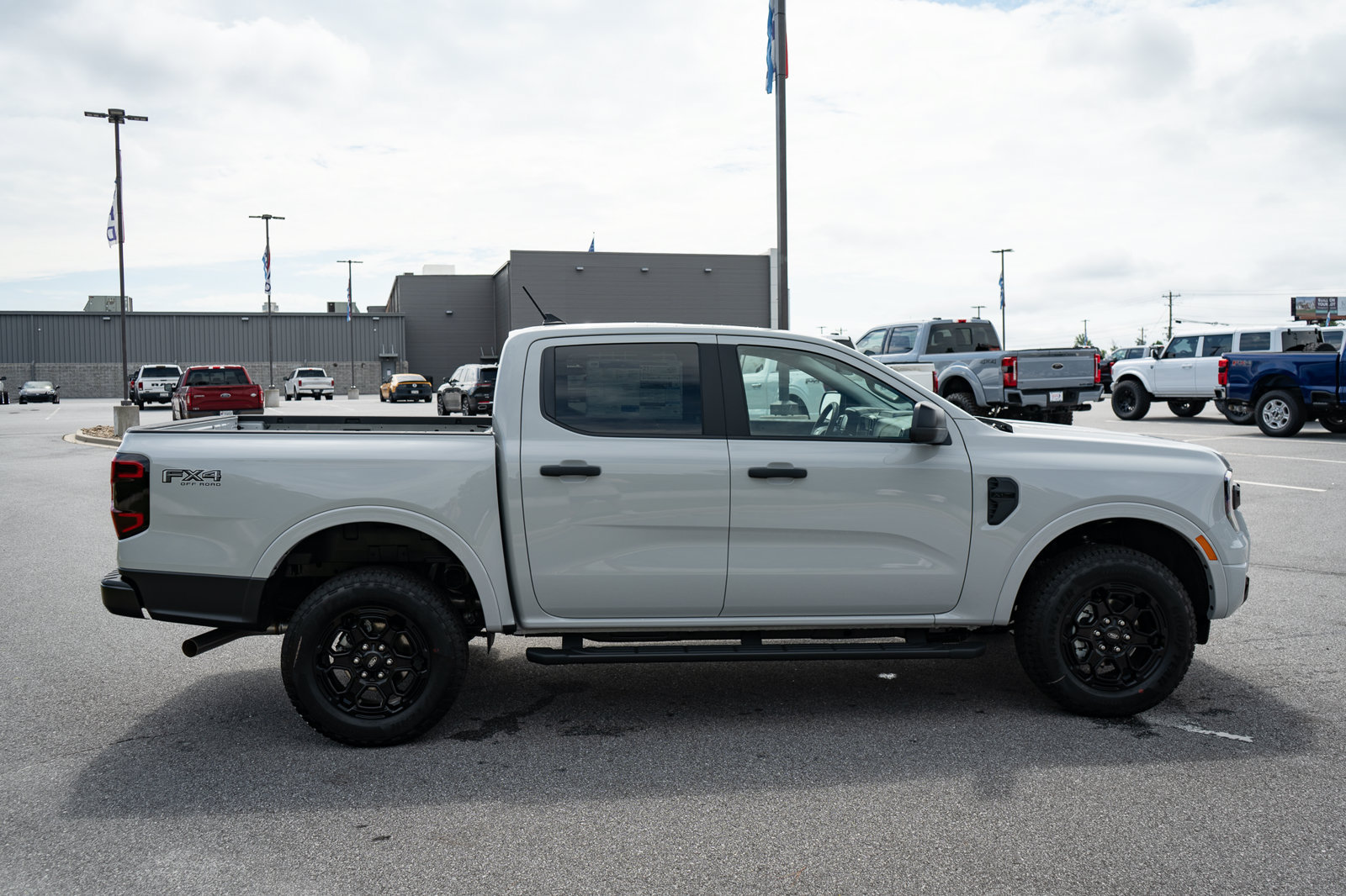 New 2026 Ford Ranger XLT w/ Equipment Group 301A High AWD/4WD image 11