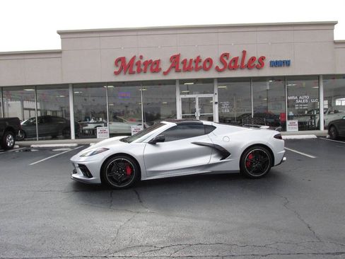 Used 2020 Chevrolet Corvette Stingray Coupe w/ Z51 Performance Package RWD image 1