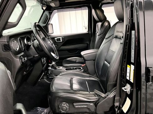 Used 2019 Jeep Wrangler Unlimited Sahara w/ Uconnect 4C Nav & Sound Group AWD/4WD image 23