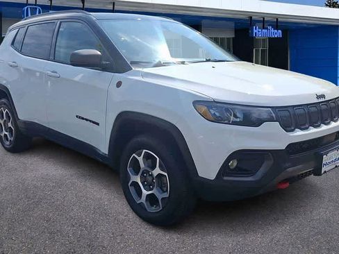 Used 2022 Jeep Compass Trailhawk w/ Trailhawk Convenience Group AWD/4WD image 2