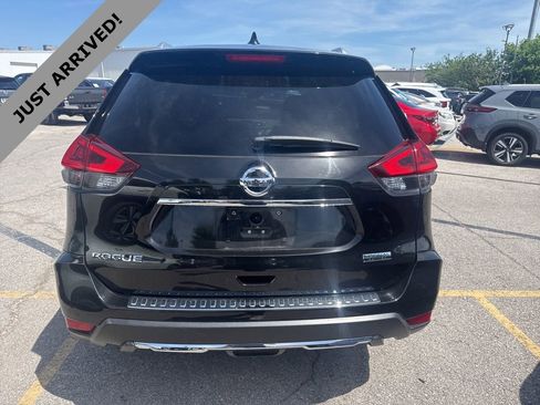 Used 2020 Nissan Rogue S w/ Special Edition Package FWD image 6