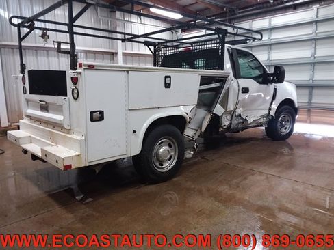 Used 2017 Ford F250 XL image 2