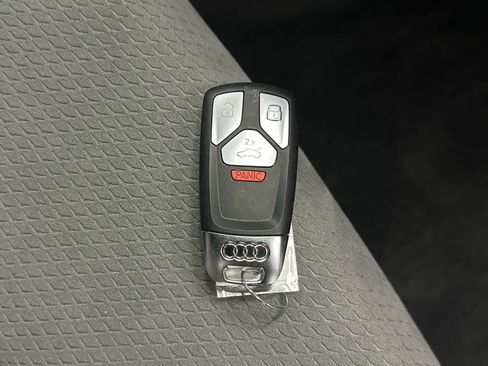 Used 2024 Audi SQ5 Prestige AWD/4WD image 41