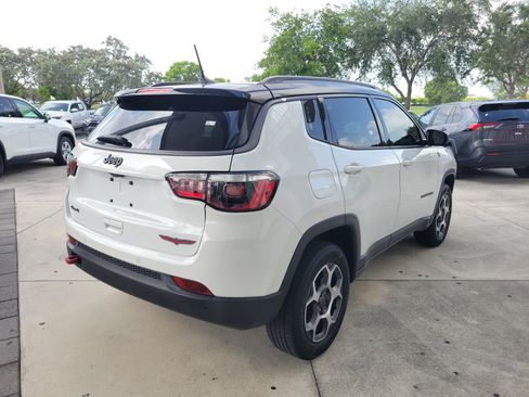 Used 2022 Jeep Compass Trailhawk w/ Trailhawk Convenience Group AWD/4WD image 7