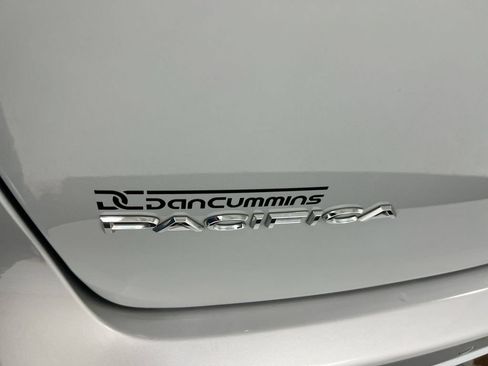 Used 2024 Chrysler Pacifica Limited FWD image 28