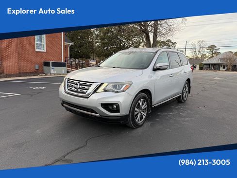 Used 2017 Nissan Pathfinder SV w/ SV Tech Package image 1