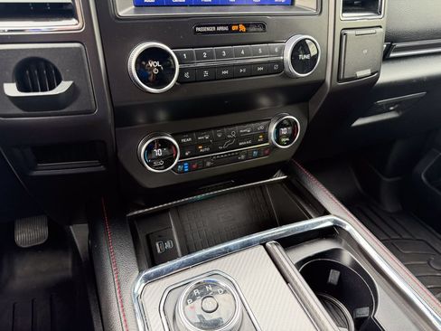 Used 2020 Ford Expedition Limited w/ Equipment Group 303A AWD/4WD image 21