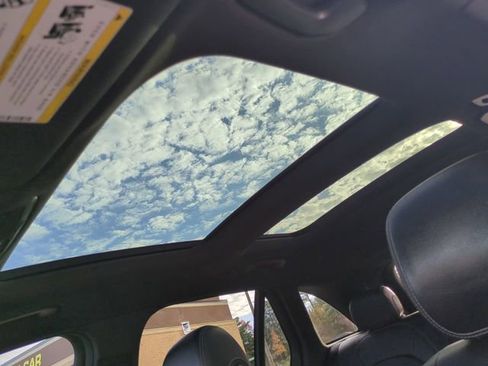 Used 2017 Mercedes-Benz GLC 300 4MATIC w/ Premium 2 Package image 20