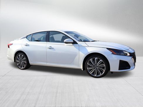 Used 2023 Nissan Altima 2.5 SL AWD/4WD image 7