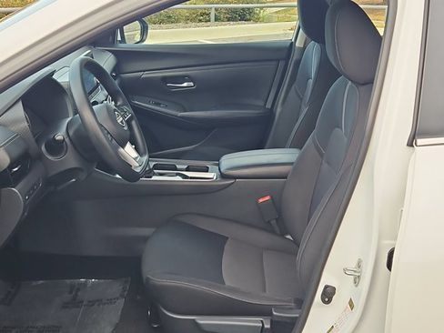 Used 2025 Nissan Sentra SV FWD image 13