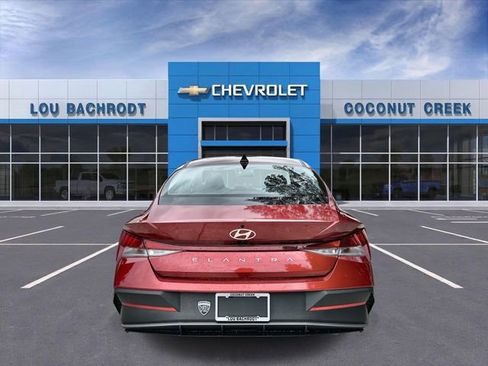 Used 2024 Hyundai Elantra SEL image 7