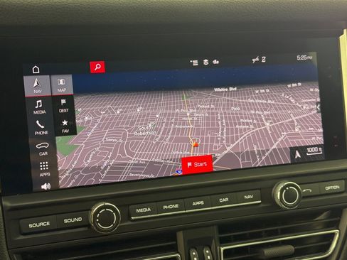 Used 2020 Porsche Macan AWD/4WD image 18