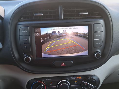 Used 2023 Kia Soul LX FWD image 20