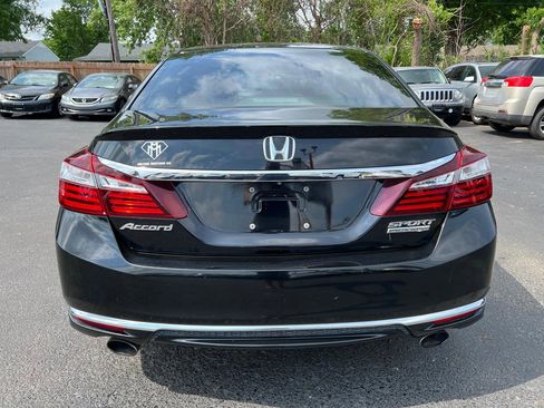Used 2017 Honda Accord Sport Special Edition image 4