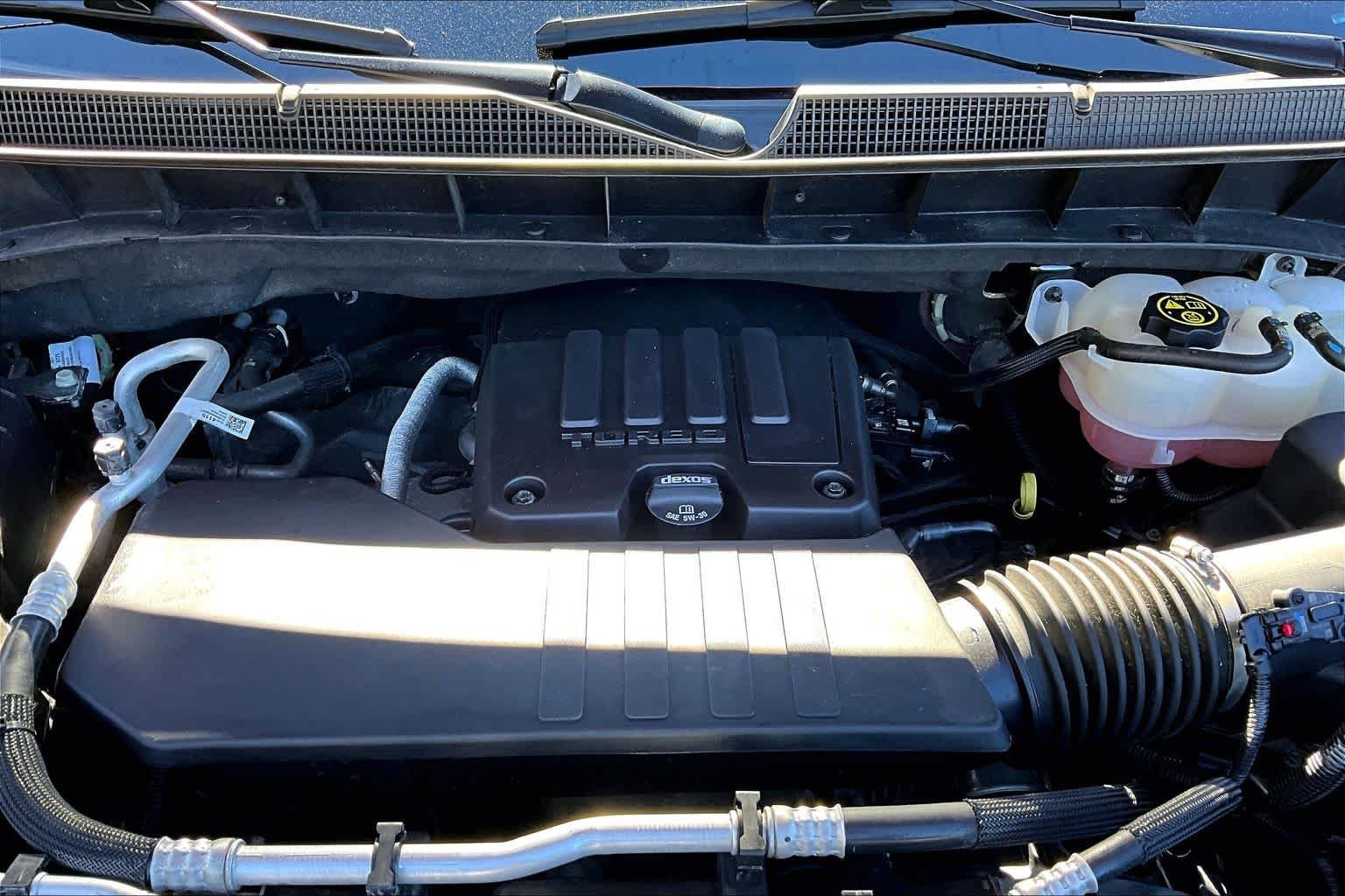 Used 2023 Chevrolet Silverado 1500 LT AWD/4WD image 30