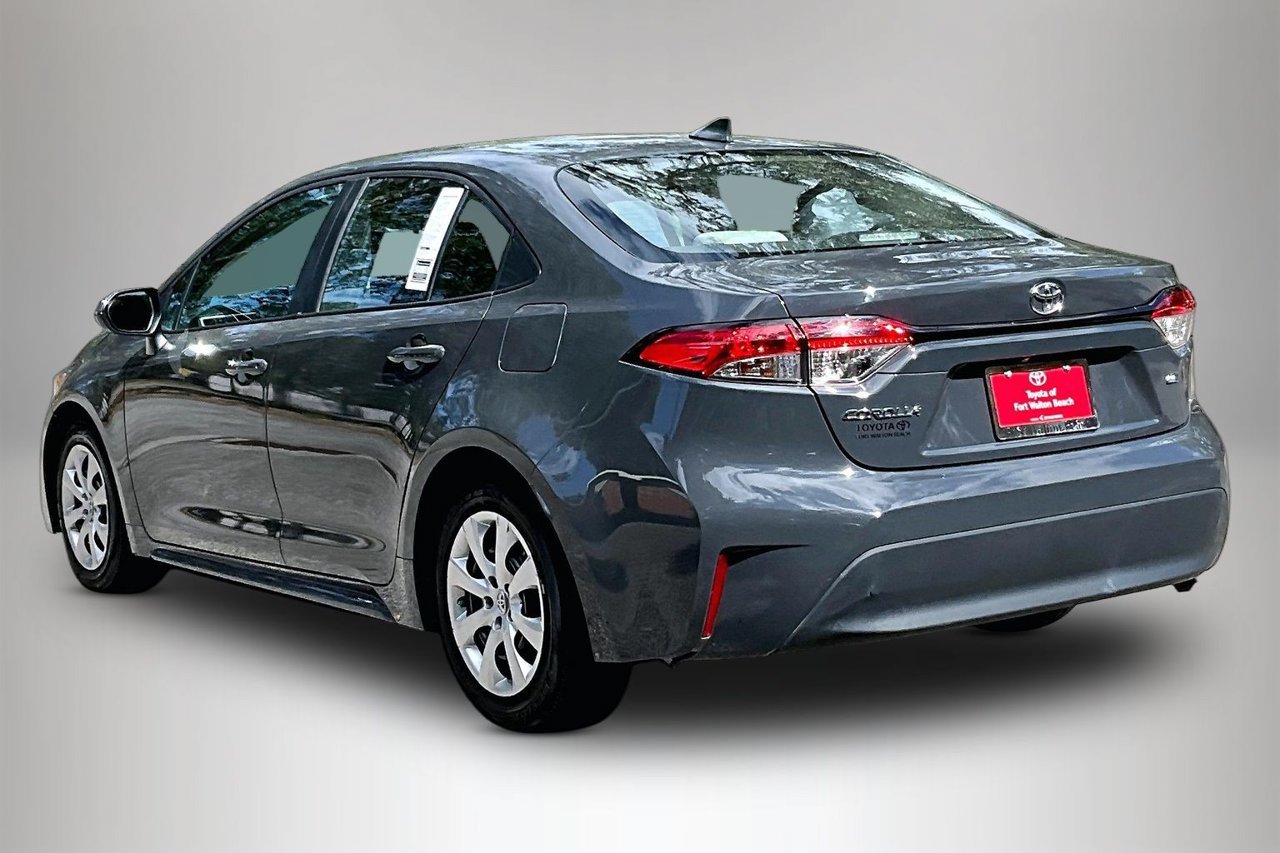 Used 2025 Toyota Corolla LE FWD image 4