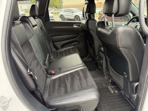 Used 2017 Jeep Grand Cherokee Altitude AWD/4WD image 16