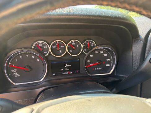 Used 2022 Chevrolet Silverado 1500 LT AWD/4WD image 14