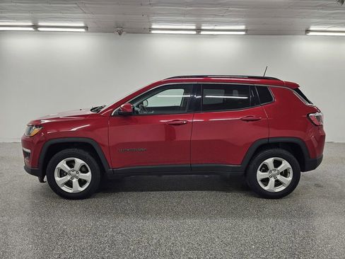 Used 2017 Jeep Compass Latitude w/ Popular Equipment Group AWD/4WD image 9