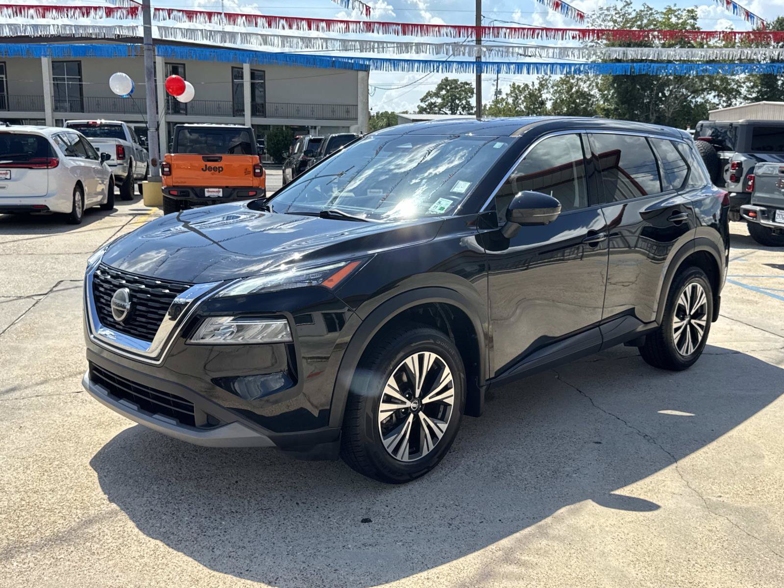 Used 2021 Nissan Rogue SV FWD image 3