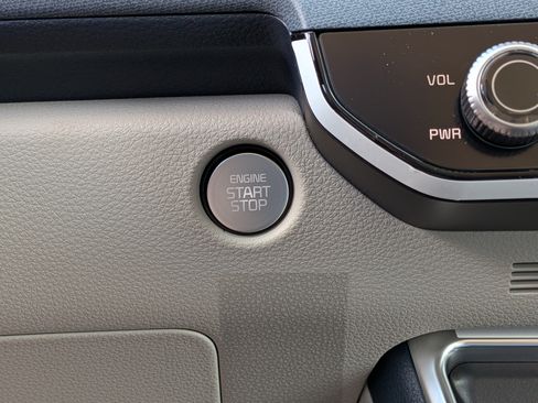 New 2026 Kia Carnival EX FWD image 35