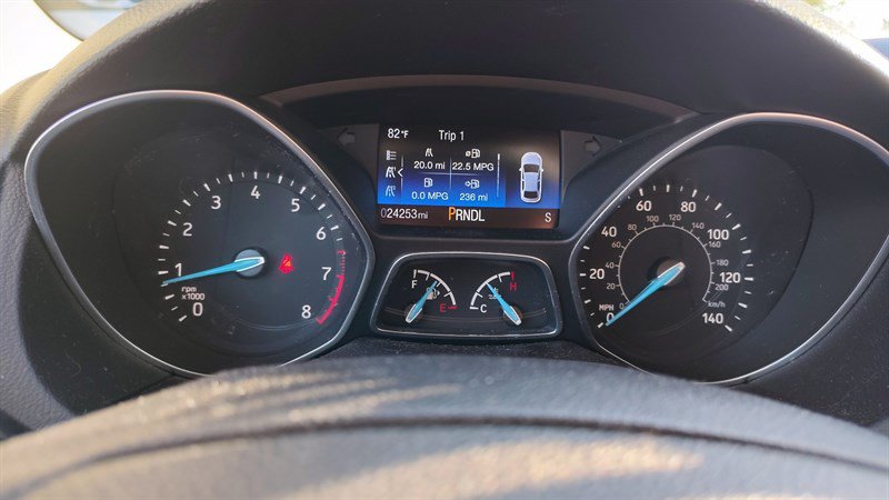 Used 2016 Ford Focus SE w/ SE Power Seat Package FWD image 5
