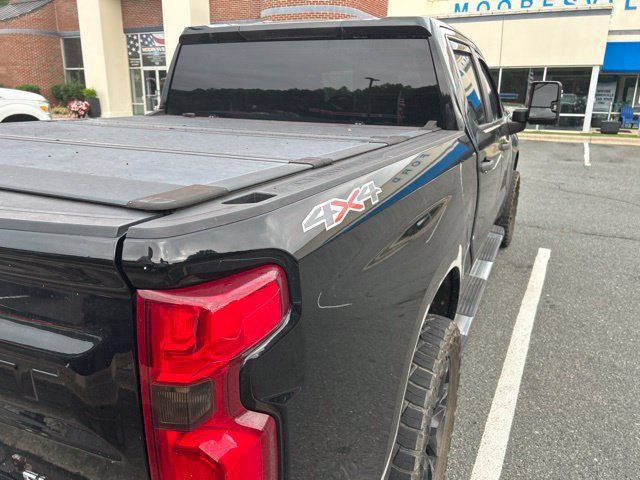 Used 2019 Chevrolet Silverado 1500 Custom w/ Custom Max Trailering Package AWD/4WD image 5