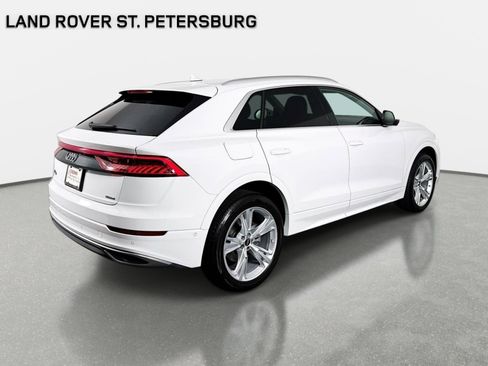 Used 2022 Audi Q8 Premium Plus image 6