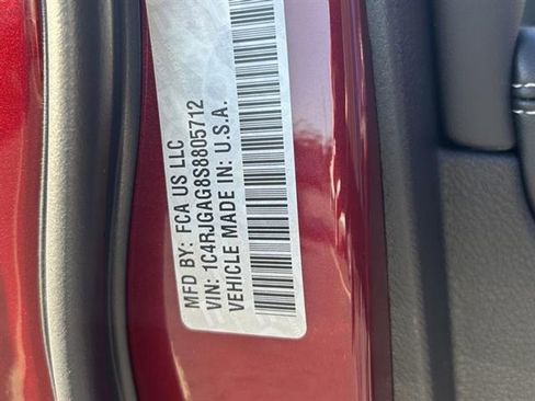 New 2025 Jeep Grand Cherokee Altitude image 28