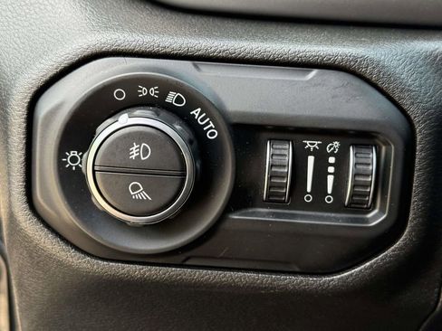 Used 2021 Jeep Gladiator Sport image 27