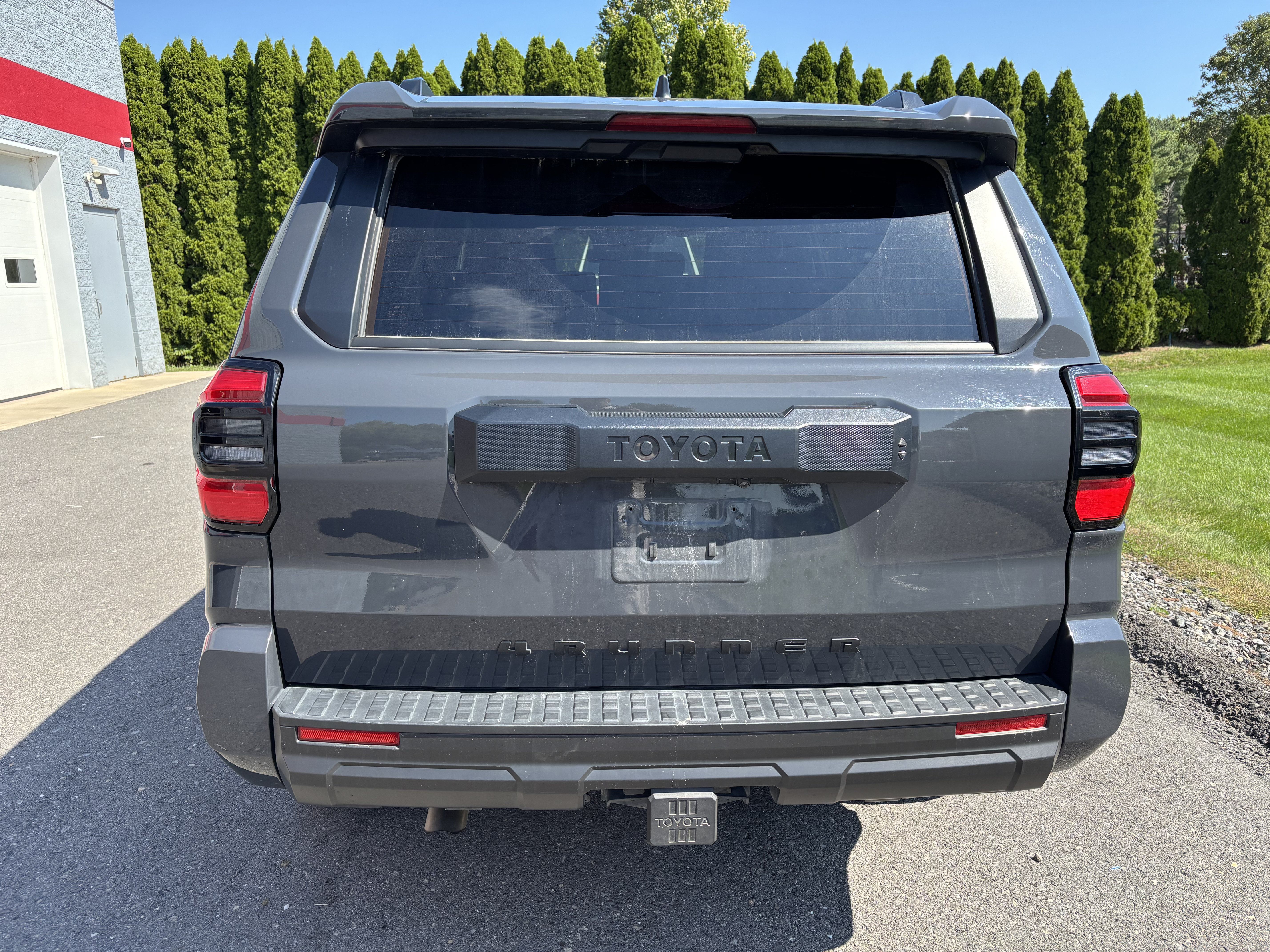 Used 2025 Toyota 4Runner SR5 AWD/4WD image 4