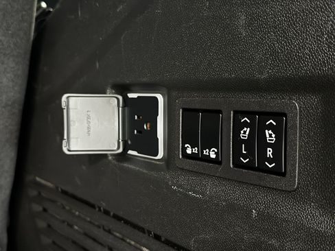 Used 2023 Chevrolet Tahoe Premier w/ Max Trailering Package AWD/4WD image 32