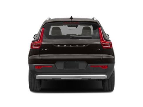 Used 2022 Volvo XC40 T4 Momentum FWD image 5
