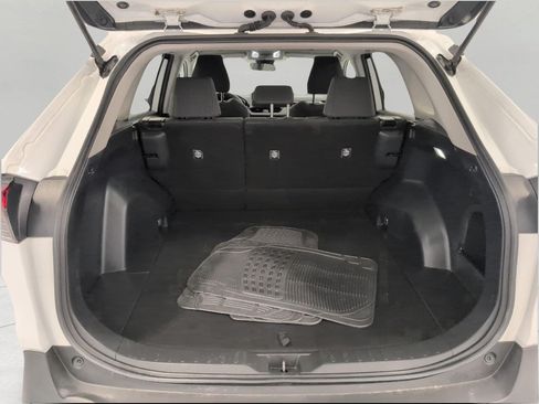 Used 2025 Toyota RAV4 LE AWD/4WD image 15