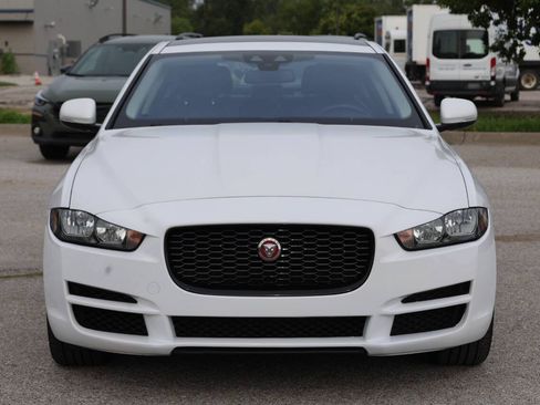 Used 2018 Jaguar XE Premium AWD/4WD image 5