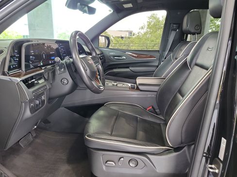 Used 2022 Cadillac Escalade ESV Premium Luxury w/ Performance Package image 18