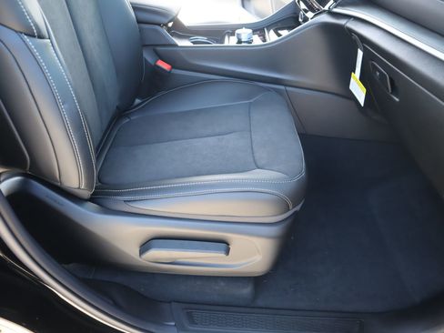 New 2026 Jeep Grand Cherokee Altitude AWD/4WD image 14