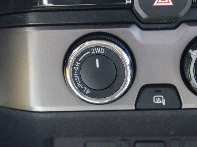 Used 2018 Toyota Tacoma SR5 AWD/4WD image 25