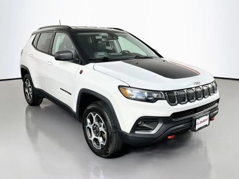Used 2022 Jeep Compass Trailhawk w/ Trailhawk Convenience Group AWD/4WD image 4