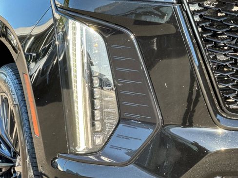 Certified 2025 Cadillac Escalade Sport w/ LPO, ONYX Package AWD/4WD image 45