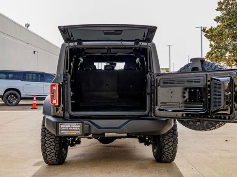 Used 2024 Ford Bronco Wildtrak image 9