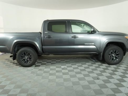 Used 2022 Toyota Tacoma SR5 RWD image 8