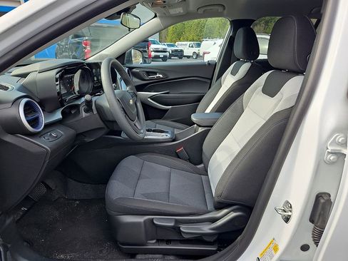 New 2026 Chevrolet Trax LS image 10