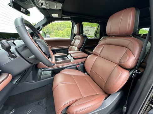 New 2026 Lincoln Navigator L Reserve AWD/4WD image 17
