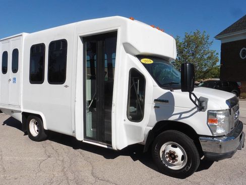 Used 2014 Ford E-350 and Econoline 350 Super Duty RWD image 13
