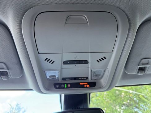 Used 2022 Chevrolet Blazer LT image 37