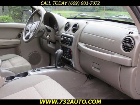 Used 2006 Jeep Liberty Renegade image 6