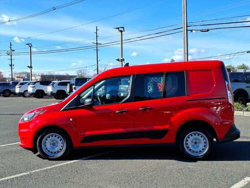 Used 2022 Ford Transit Connect XLT image 4