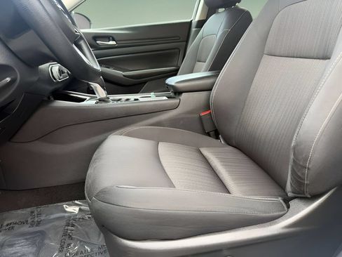 Used 2024 Nissan Altima 2.5 SV FWD image 19