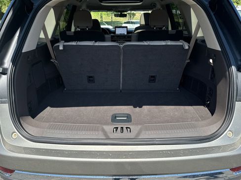 Used 2023 Lincoln Aviator Reserve w/ Equipment Group 201A RWD image 23
